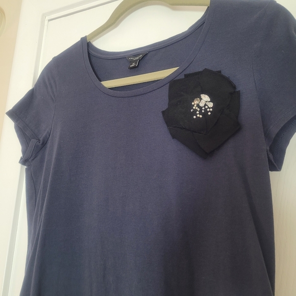 Ann Taylor M Embellished Flower Top - Picture 4 of 6